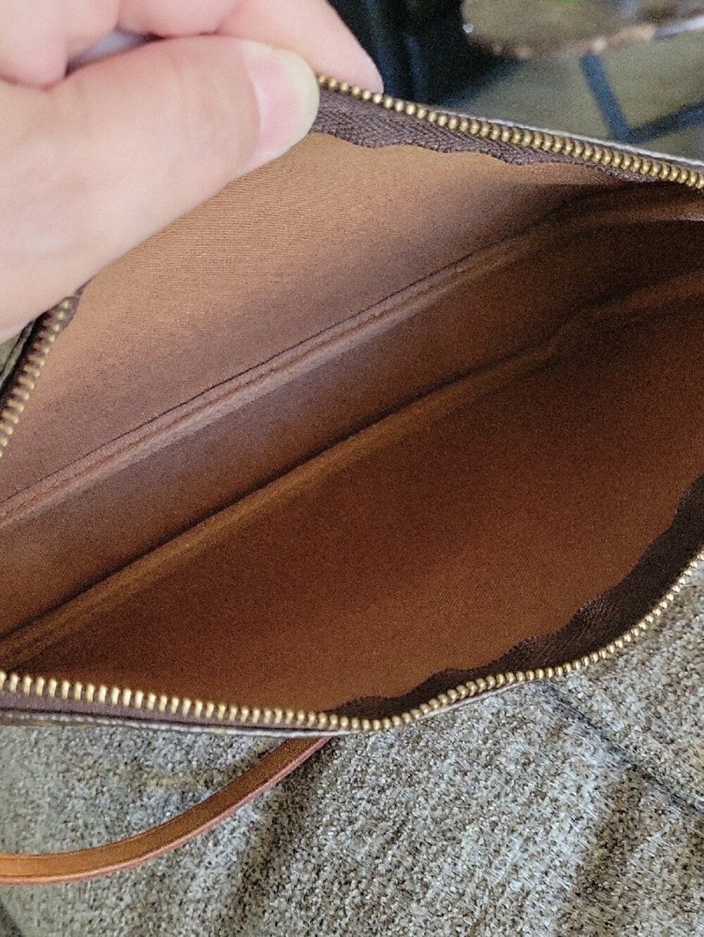 Louis Vuitton Monogram Pochette Accessories - Picture 11 of 13